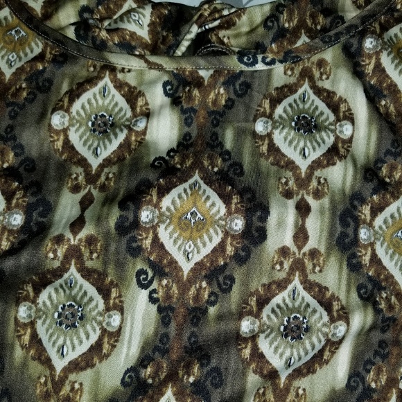 Beautiful Shirt - Picture 4 of 4